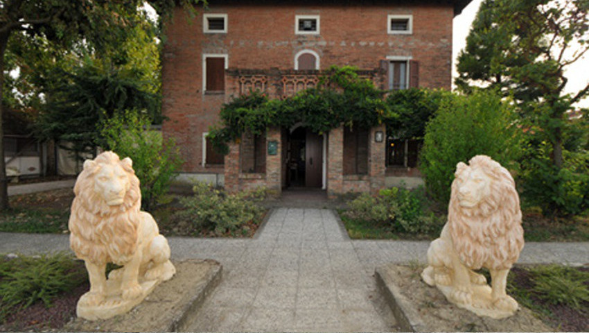 Villa dei Leoni - Rastellino di Castelfranco Emilia - provincia di Modena